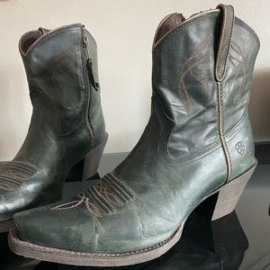 NWOT ARIAT Women’s Western Bootie🤠